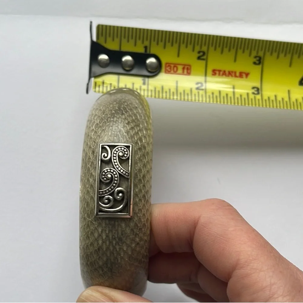 BRIGHTON Bangle Gray Animal Print Silvertone Accents Boho Casual Bracelet - Picture 4 of 4